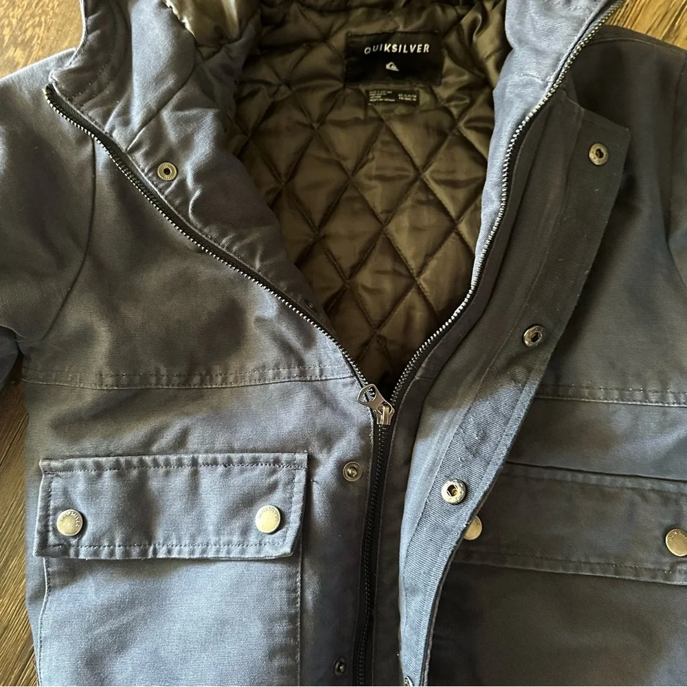Quiksilver boys navy blue hooded heavyweight jacket size small S quilted lining
